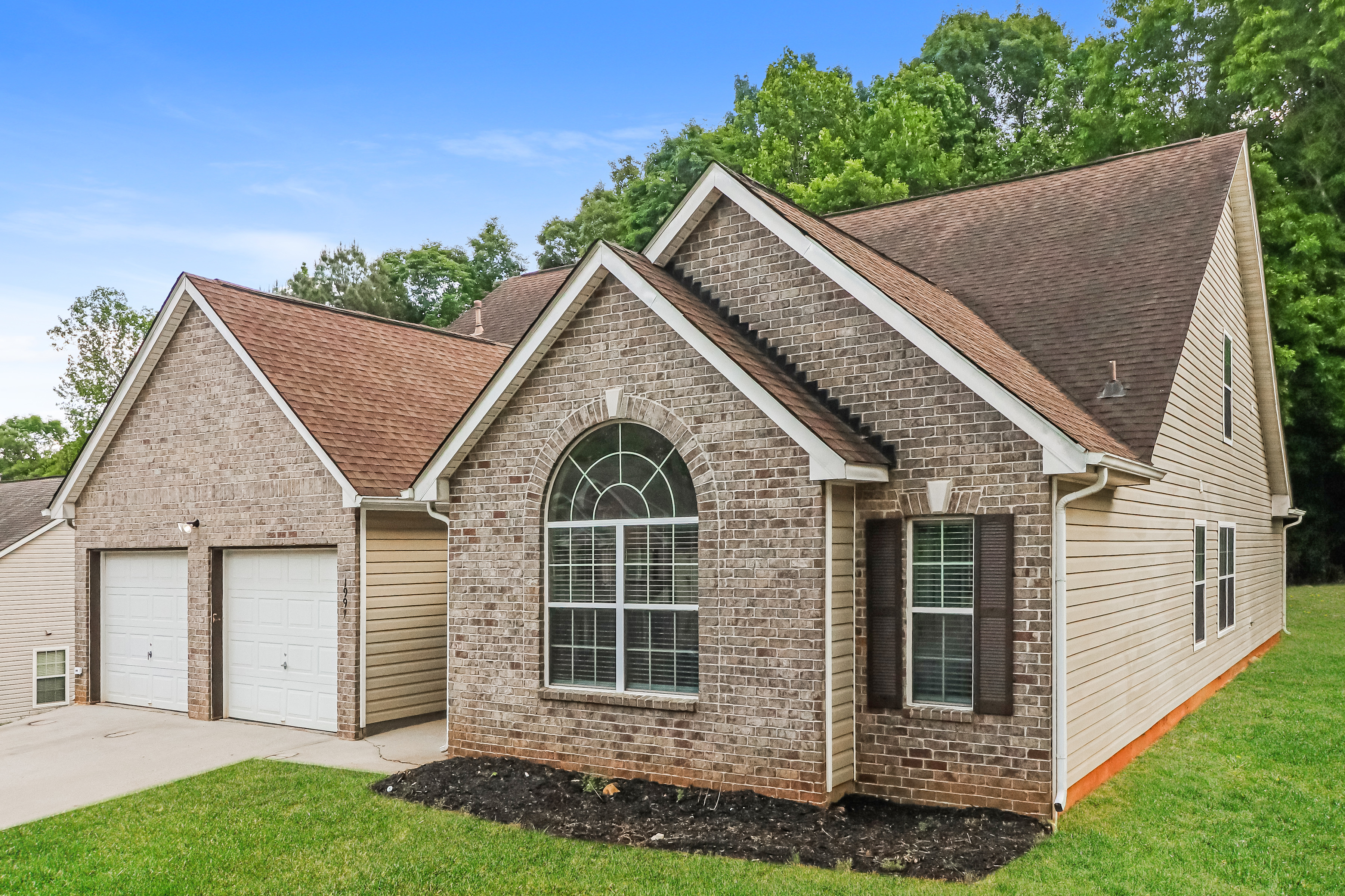 1997 Boulder Gate Dr Ellenwood, GA 30294